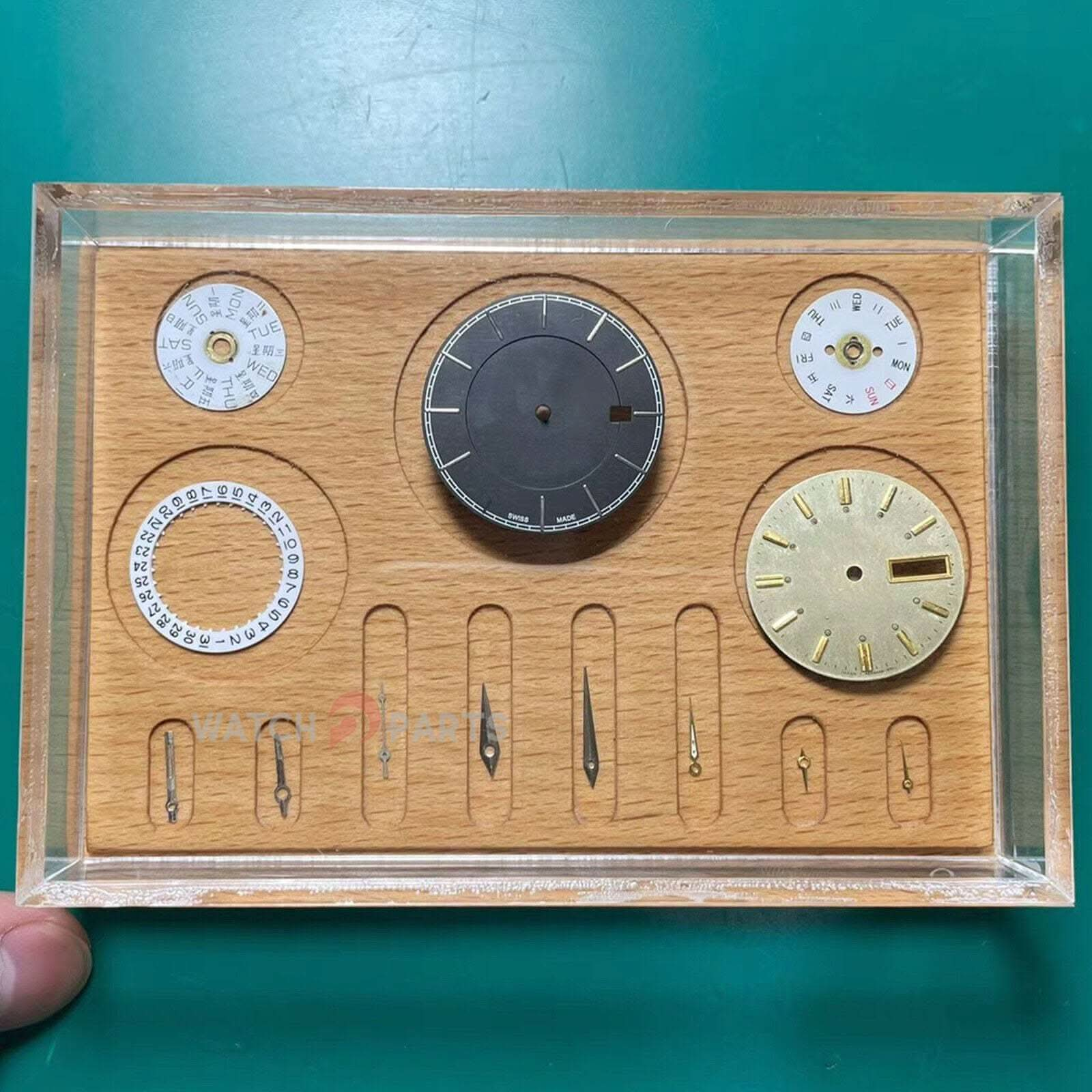 Mira Dials Hands Gears Bandeja de madera Bandeja de polvo Piezas de reloj Piezas de polvo Cubierta de polvo