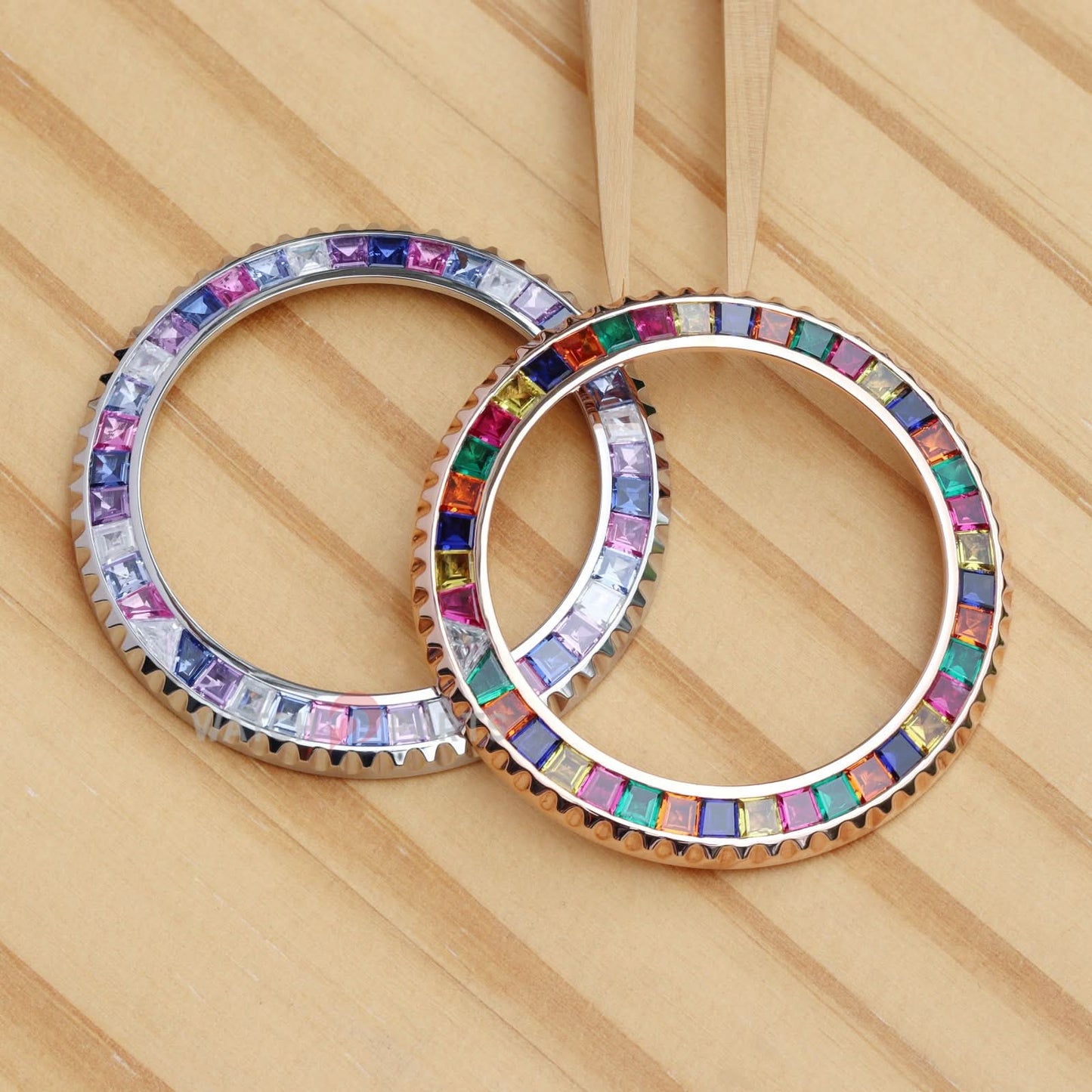 Mira el bisel para rubicias de yates rolex de 40 mm rubíes y zafiro azul sintético/espinela morada y moissanite